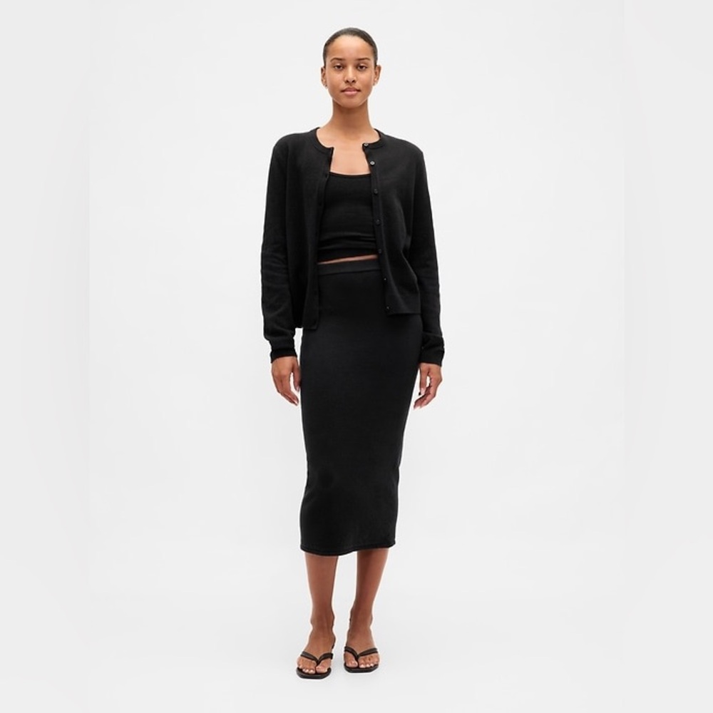GAP Black Ribbed Pencil Skirt